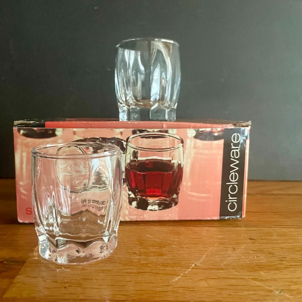 Circleware “Spark” 6-Piece Shot Glass Set – Made in Turkey – 2 oz Clear Barware